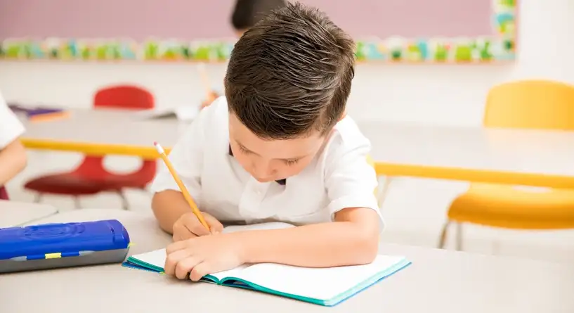 حساب السن القانوني لدخول الطلاب للمدارس